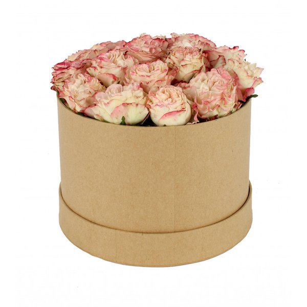 Boîte à chapeau fleurie composée de fleurs séchées et fleurs stabilisées,  Mira